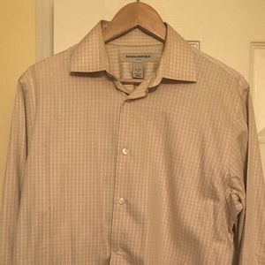 Men’s Size Medium Tan/White button up dress shirt